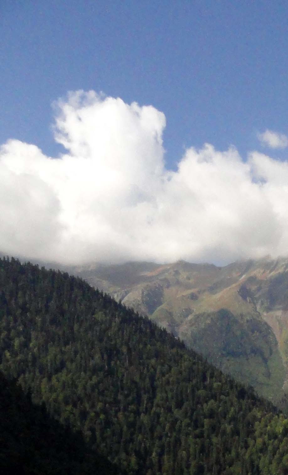 Небо и горы Абхазии